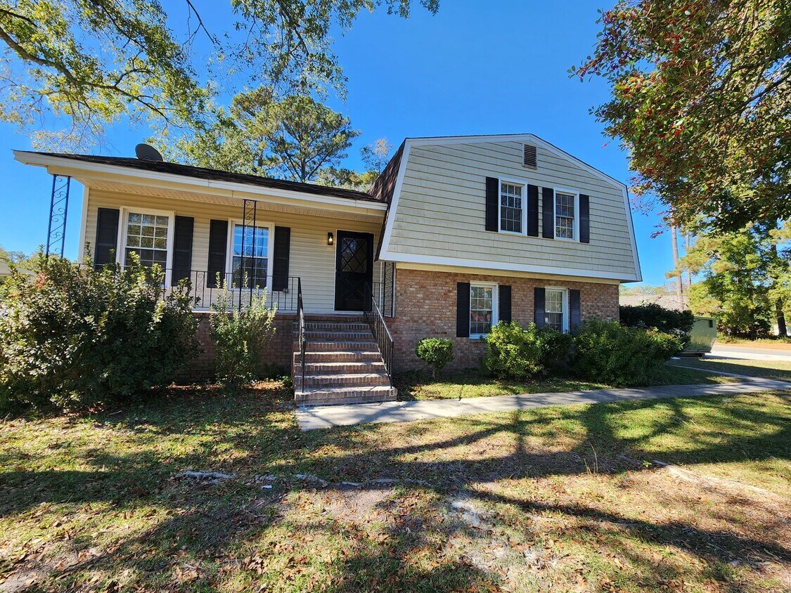 700 Brunswick Pl SE, Leland, NC 28451 House Rental in Leland, NC