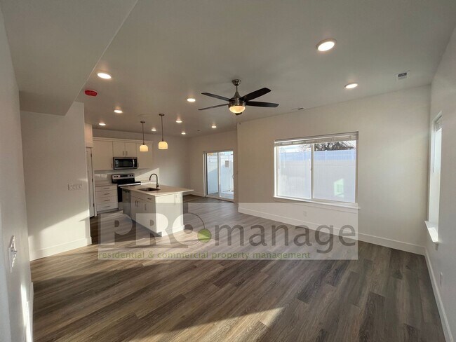 Building Photo - Brand New Townhome - 3 bed, 2.5 bath, 2 ca...