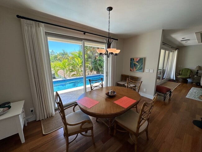 Building Photo - Luxury Living at the Edge of S. Kihei Bordering Wailea!