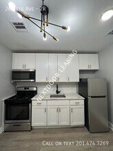 Building Photo - 26 Yale Ave