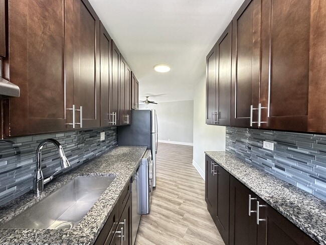 Foto del edificio - 733 Judson Ave