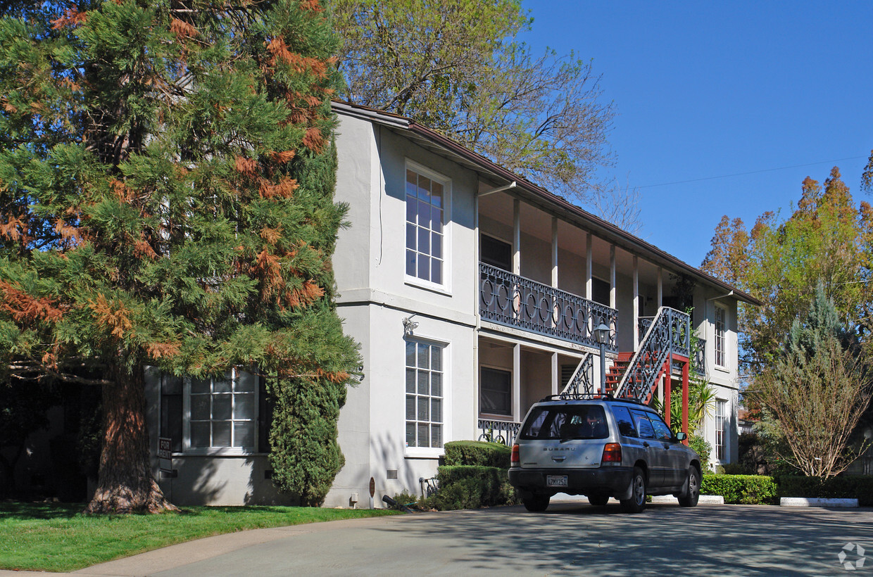 Primary Photo - Garden Villa Apartments