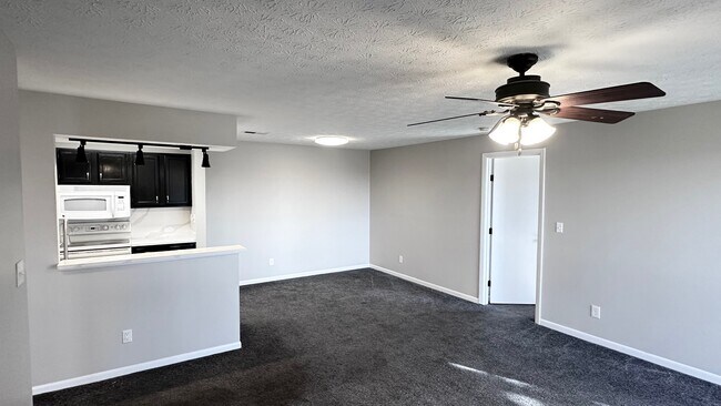 Foto del edificio - 8919 Eagleview Dr