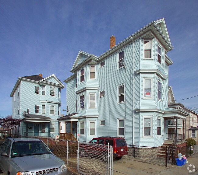 Foto del edificio - 239-243 Broadway