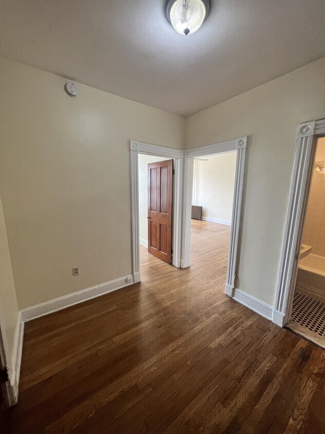 Primary Photo - 2315 N Charles St