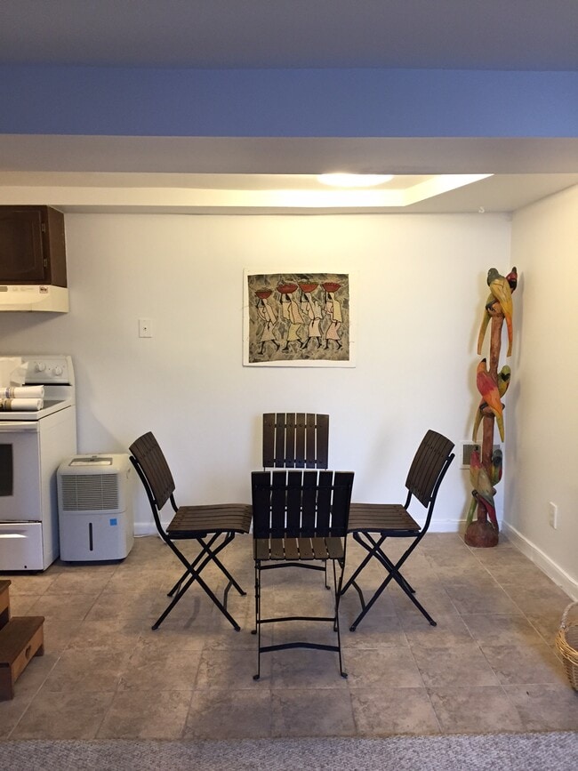 Building Photo - 1526 Potomac Ave SE