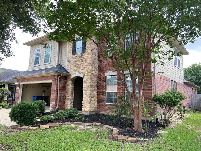 Building Photo - 2843 Lakecrest Forest Dr