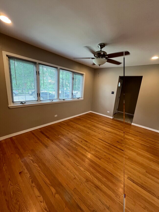 Foto del edificio - 5707 N Major Ave