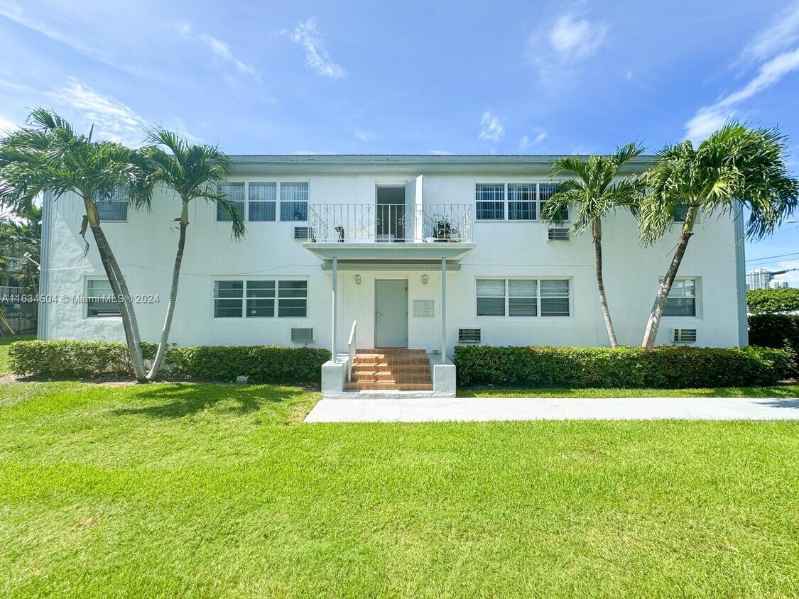 Primary Photo - 10150 E Bay Harbor Dr