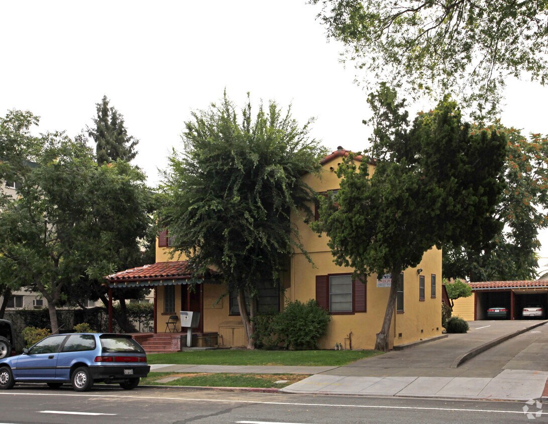 Foto principal - 452 S 3rd St