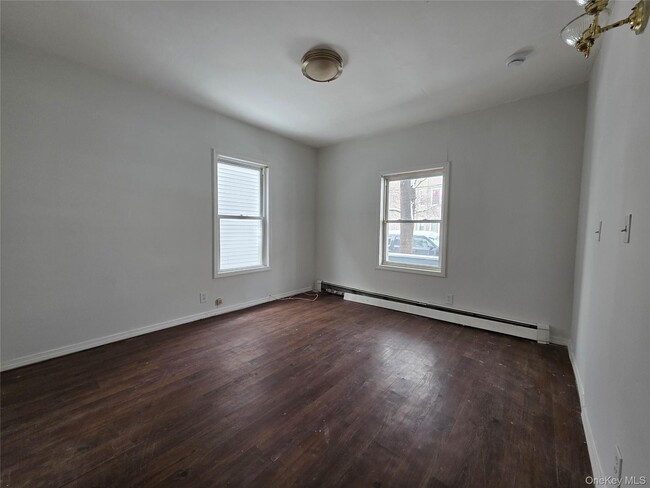 Foto del edificio - 190 Winnikee Ave