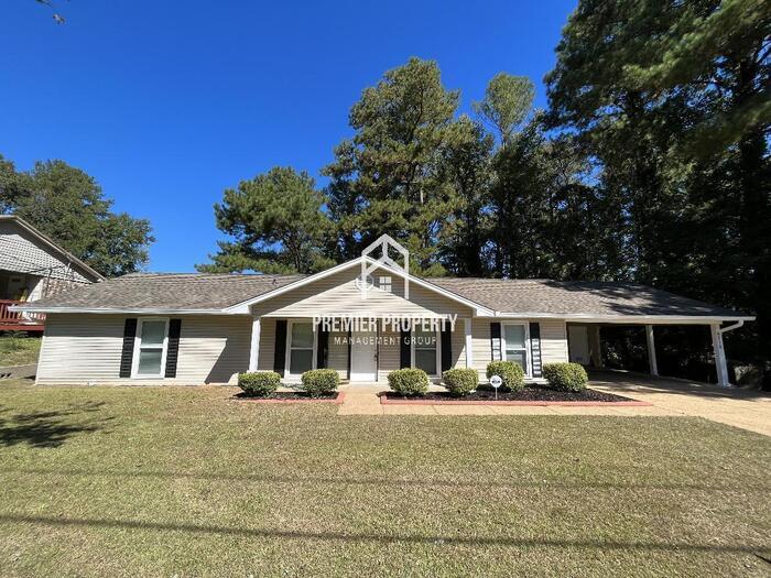 Foto principal - 6210 73rd E Pl