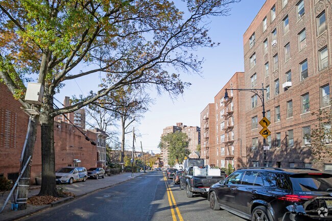 Context - 91 Van Cortlandt Associates