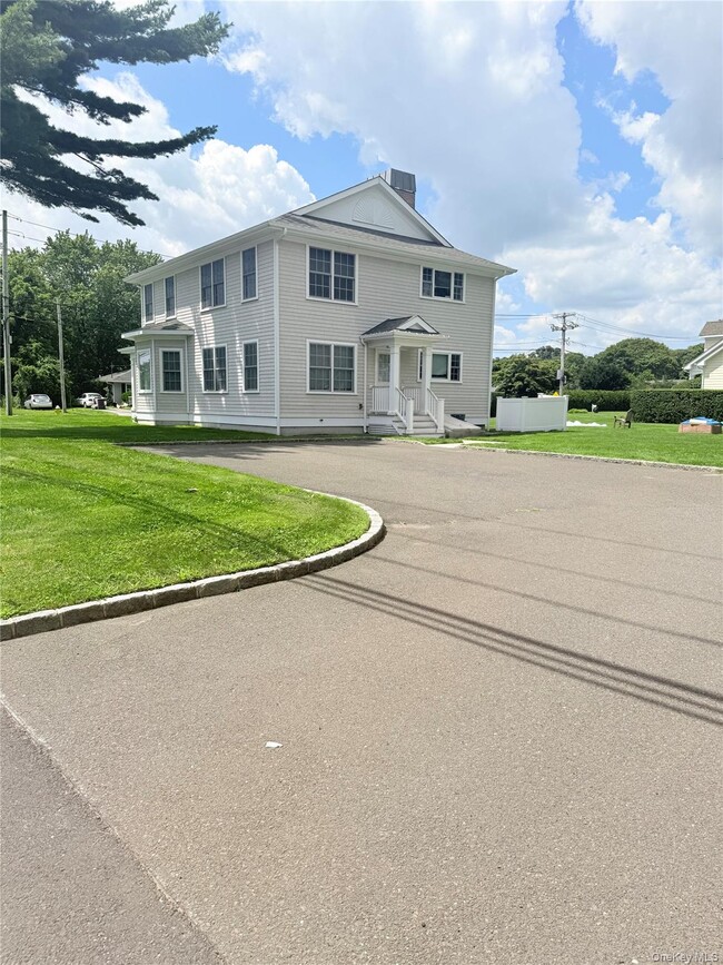 Building Photo - 61 A Chichester Ave