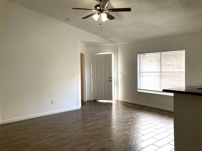 Foto del edificio - 4618 Bryant Ridge Rd