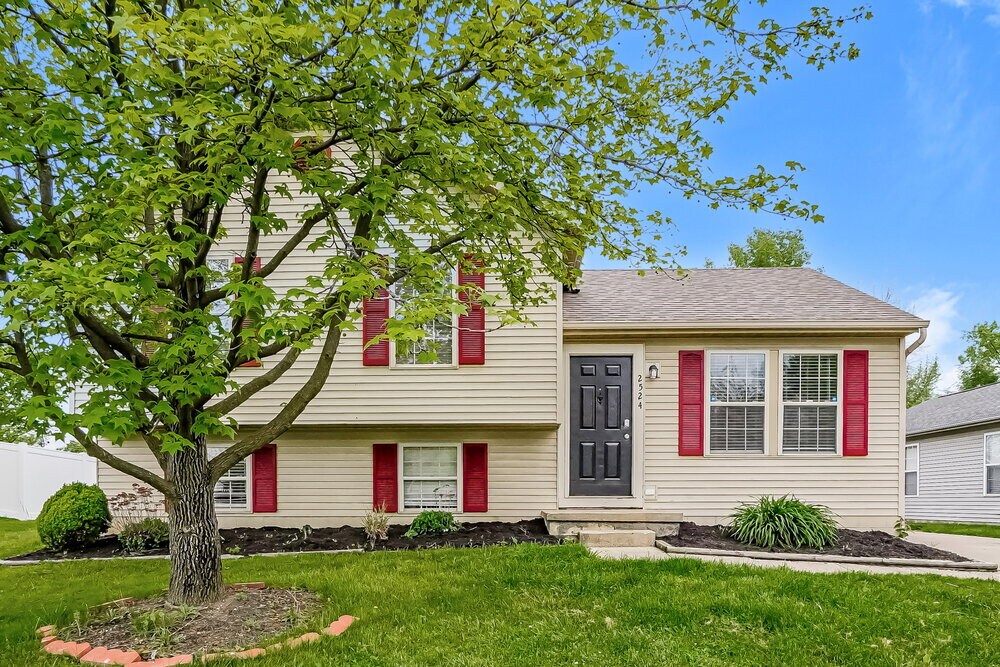 Primary Photo - 2524 Bridlewood Ct