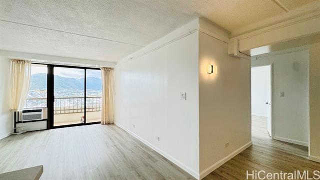 Building Photo - 2333 Kapiolani Blvd