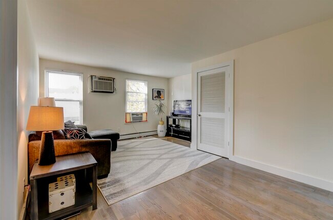 Foto del edificio - 794 Broadway