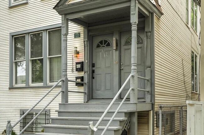 Foto del edificio - 1116 W Roscoe St