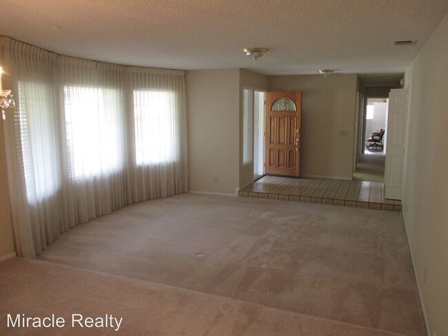 Building Photo - 509 Mainberry Dr