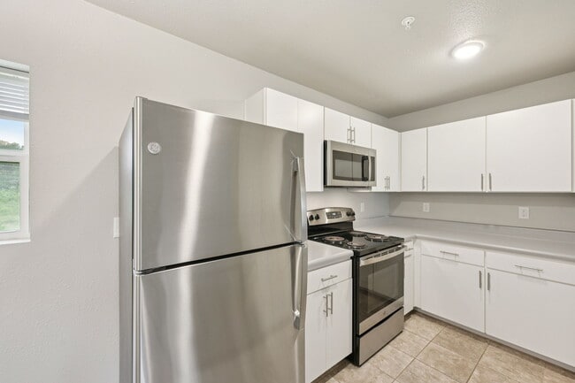 Building Photo - Creekside Haven