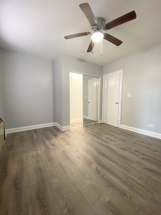 Foto del edificio - 4039 N Kenmore Ave