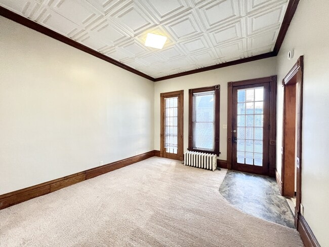 Building Photo - 747 Parker Ave