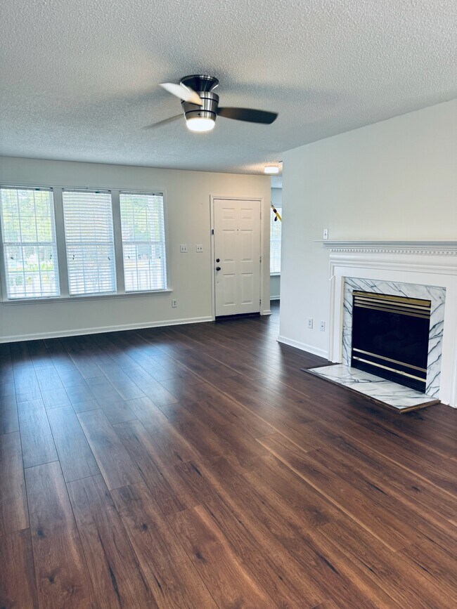 Building Photo - 1225 Bacardi Ct
