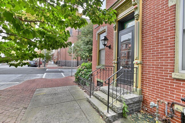 Foto del edificio - Charming 3 Bedroom on Verbeke St