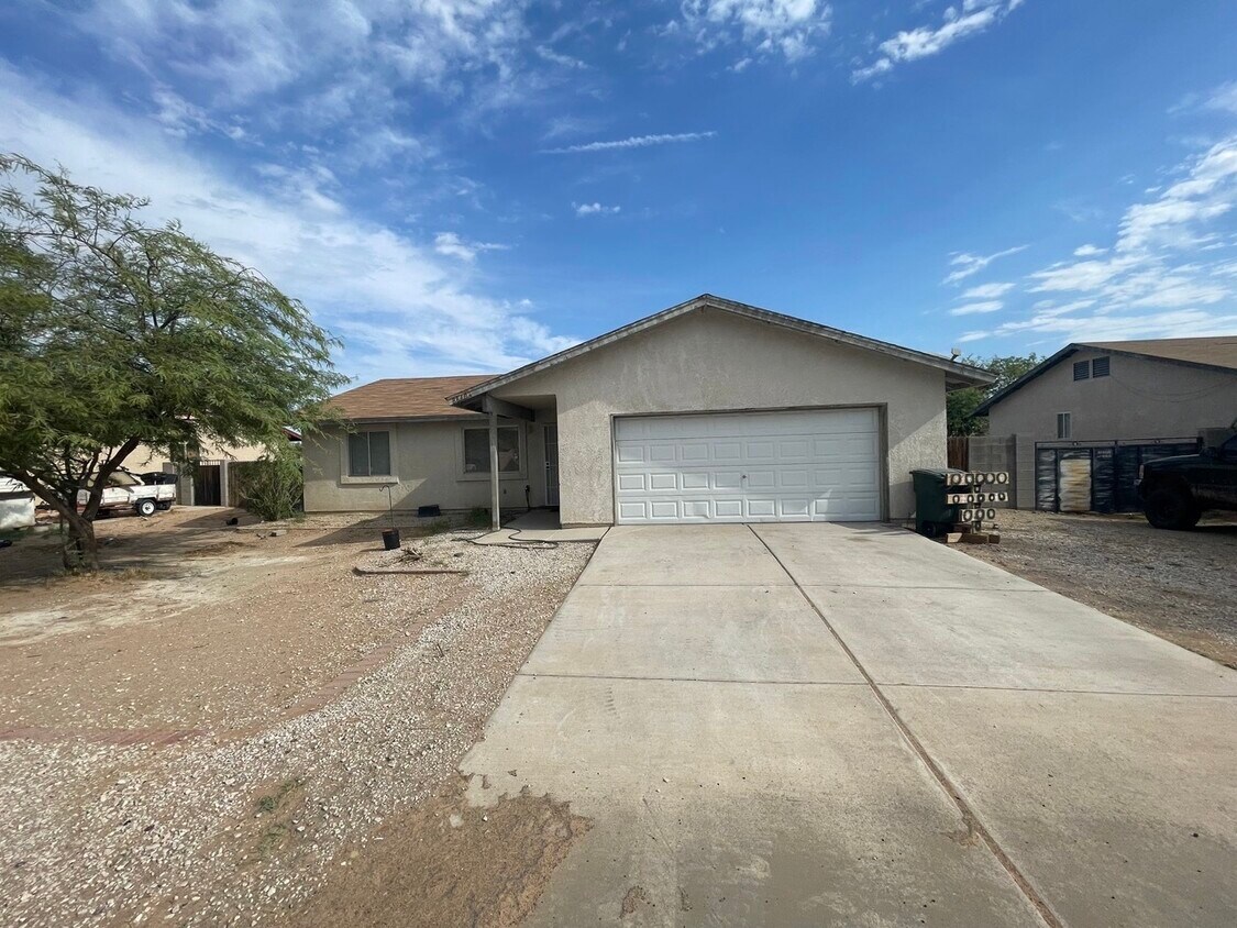 Foto principal - 8840 E 38th Ln