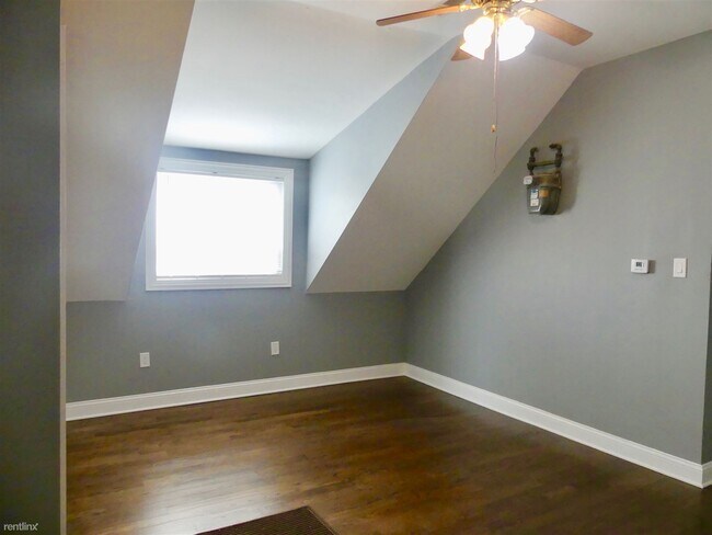 Foto del edificio - 4449 S Fairfield Ave