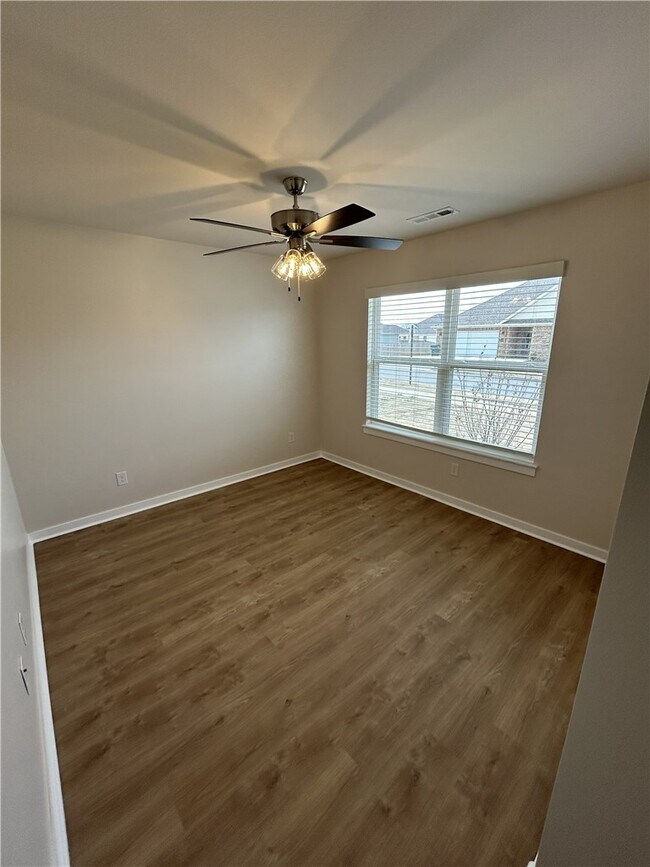Foto del edificio - 510 Wagon Wheel Ave