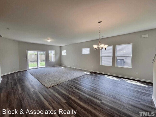 Foto del edificio - 4 br, 3 bath House - 129 Boone Lake Way