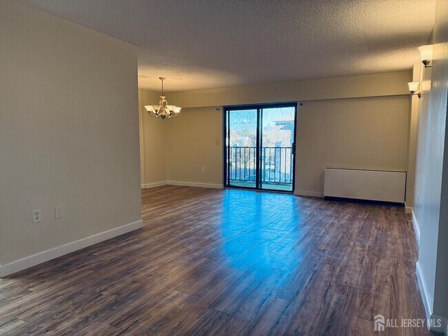 Foto del edificio - 10 N Wood Ave