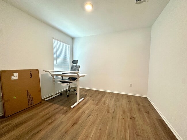 Building Photo - 3 Bed/ 2 Bath in Jarrell, TX