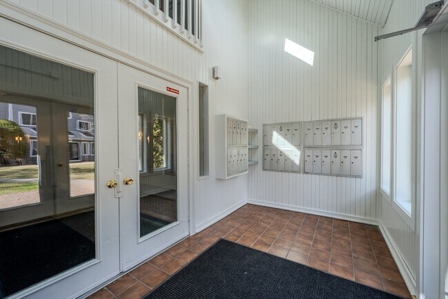 Photo - 255 North Rd Apartment