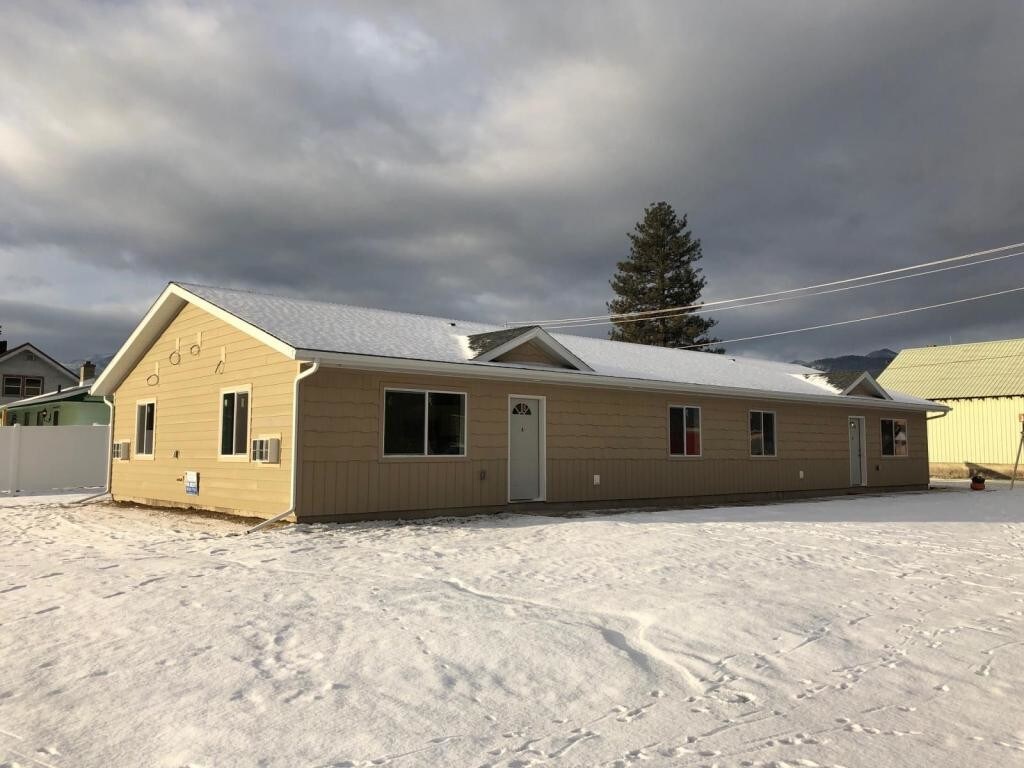 420 E 3rd St, Libby, MT 59923 Room for Rent in Libby, MT