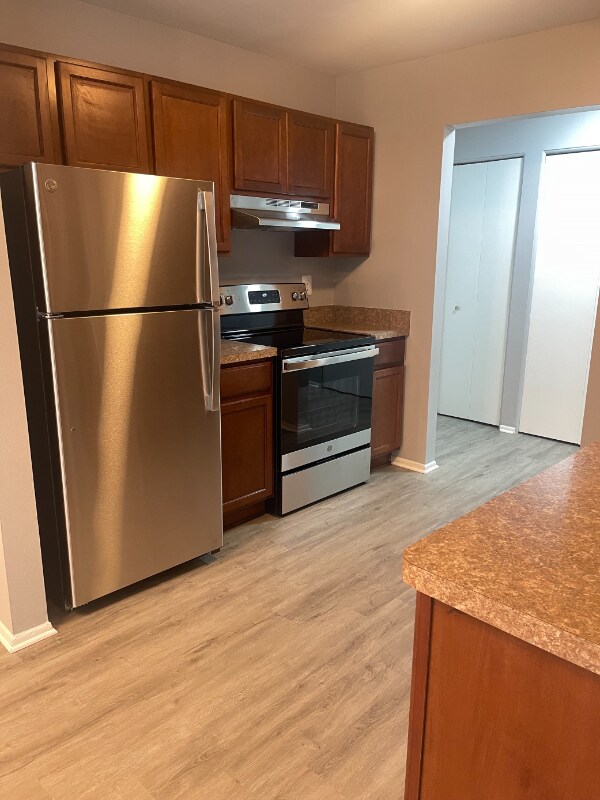 Foto principal - 271 E Oakridge Ave