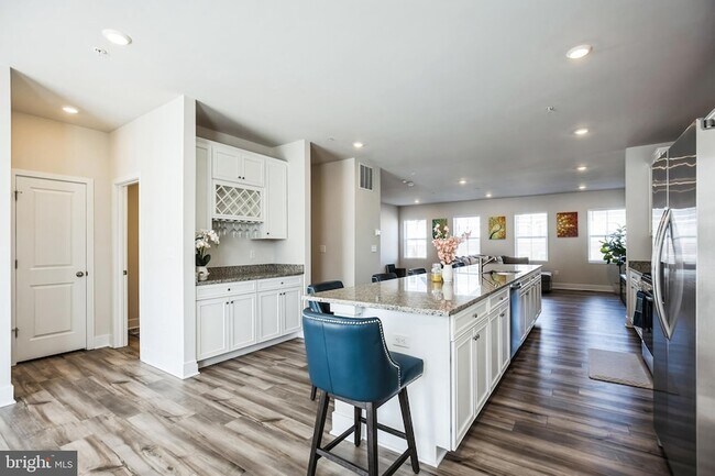 Foto del edificio - 4165 Brodie Pl