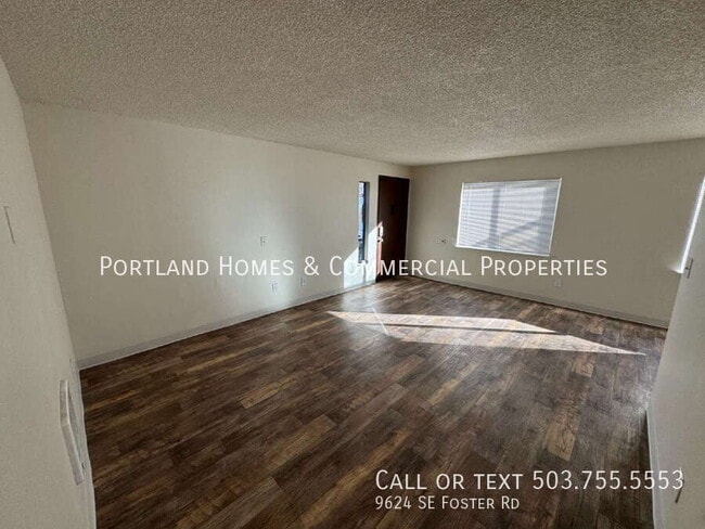 Foto del edificio - 9624 SE Foster Rd