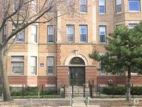 Building Photo - 1532 W Wilson Ave