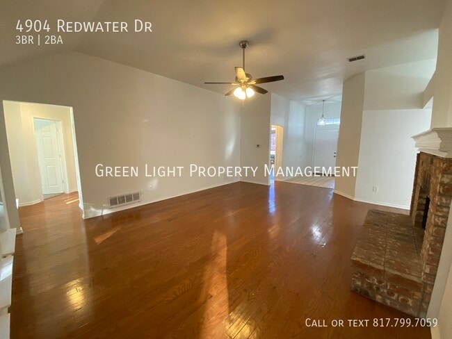 Foto del edificio - 4904 Redwater Dr