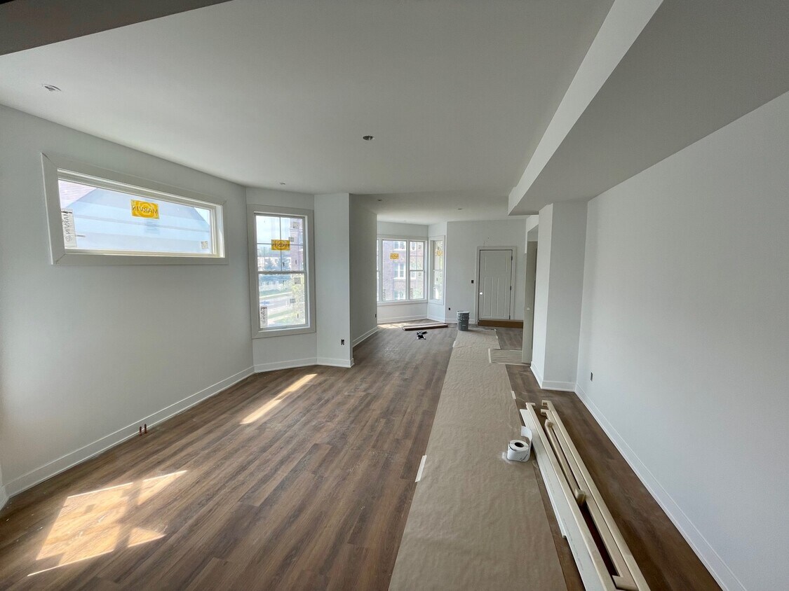 Primary Photo - 2545 Harriet Ave