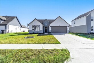 Building Photo - 13938 Red River Dr