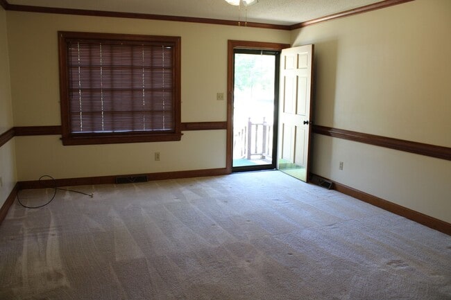 Building Photo - 2601 Bayleaf Cir SW