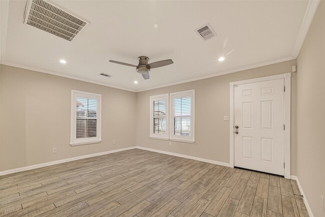 Foto del edificio - 5721 Sylvia Dr