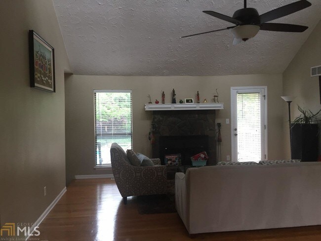 Foto del edificio - 2762 Whitehurst Dr