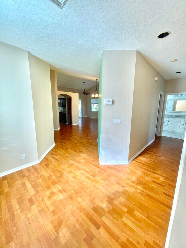 Foto del edificio - 8550 Vía Romana