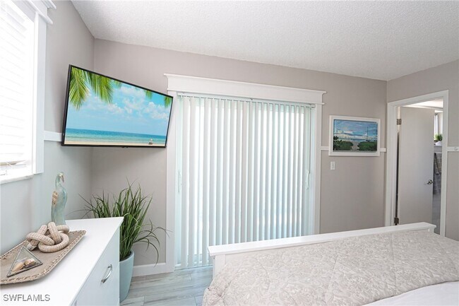 Foto del edificio - 766 Central Ave