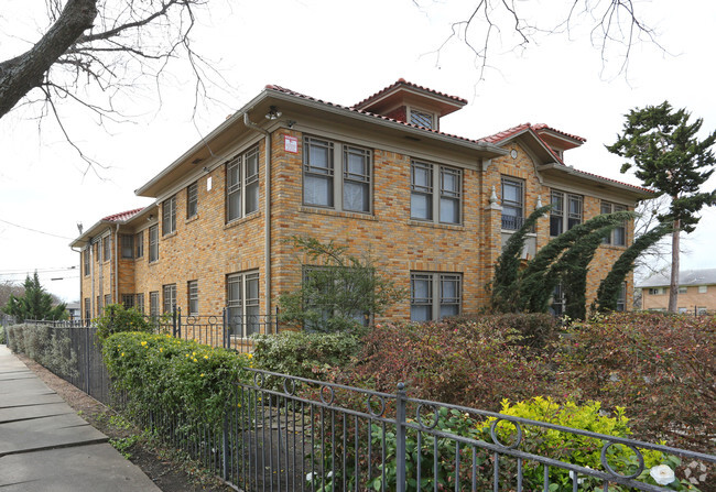 Building Photo - The Bryan Apartments